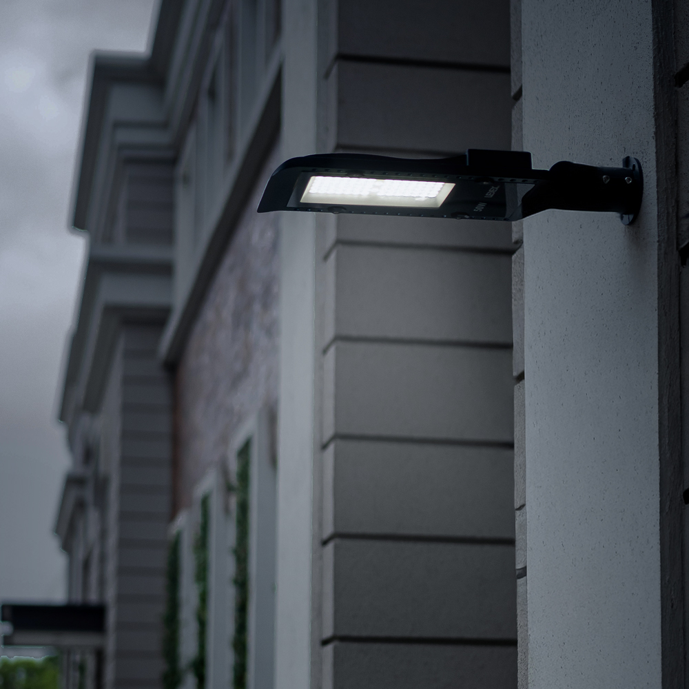 Luminaria LED Euro 50W 4000K IP65 con fotosensor