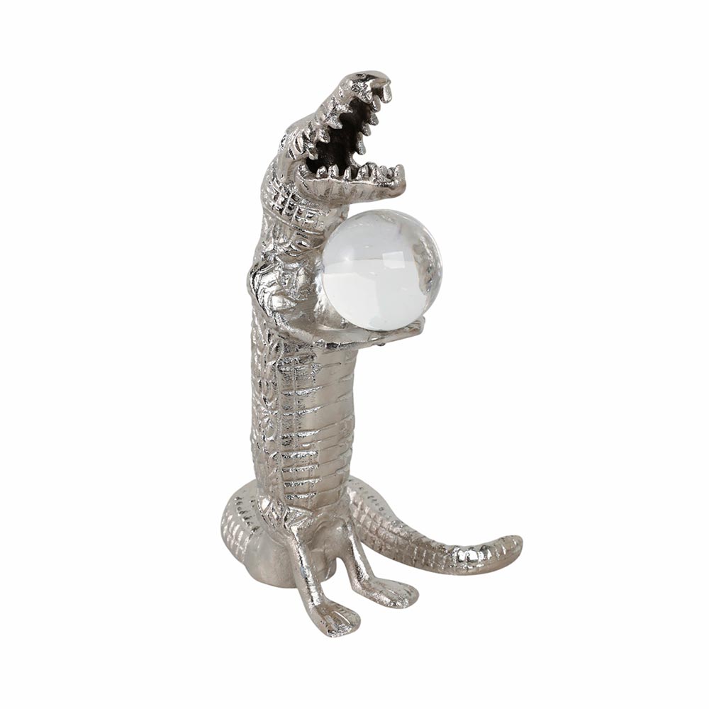 Cocodrilo de metal con esfera de acrílico 18x25cm