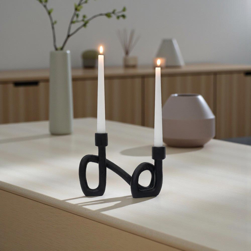 Candelabro Nudo de resina negro 23cm