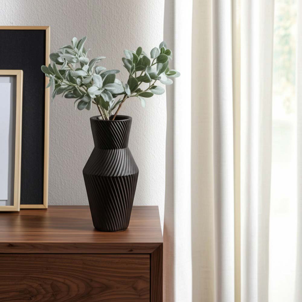 Jarrón Totem de resina negra