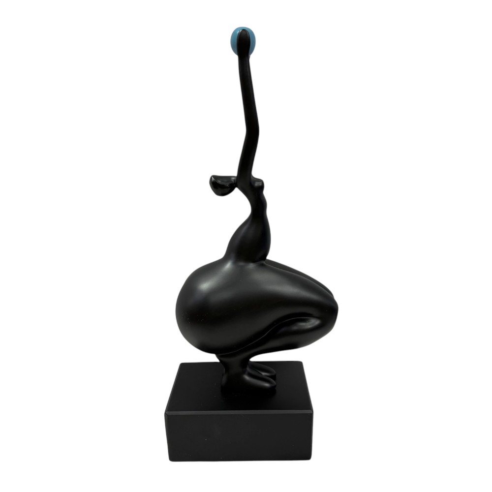 Figura Mujer con balón de yoga de resina negra 37cm